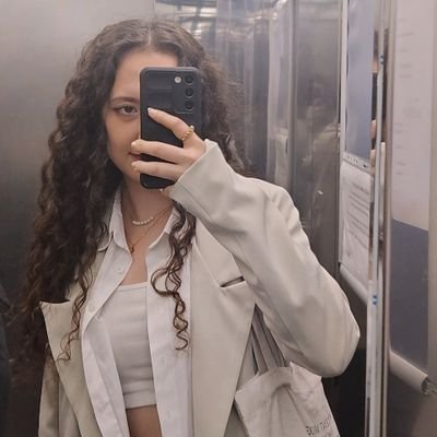 _munzevikisisi's profile picture. 