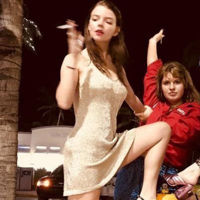 Greedy_Anyaa's profile picture. selling feet pics 
please don't waste my time 😭 
I hate scammer 😭
