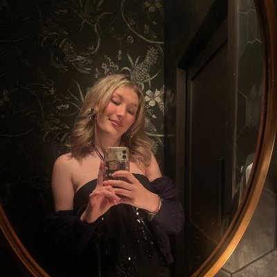 aoifeisaleo's profile picture. 22 🇮🇪 - 444 - post-grad and sad about it
she/her