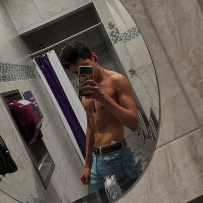 SixRocket445's profile picture. 21m in NC. if u wanna help send some to my cashapp