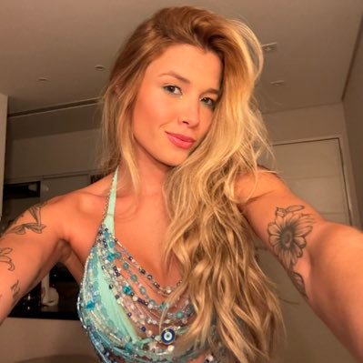 @isabeleladeirab