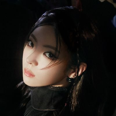 liastrous's profile picture. lia my singer, my princess, my happiness collector, my flower, i love you ♡   
📸 https://t.co/zotpySXLeG 💙