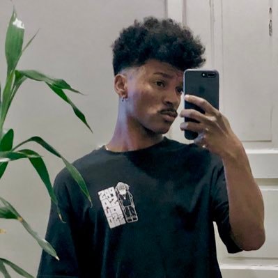 evertondisse's profile picture. eu cheguei vestido de rei quem me chamou