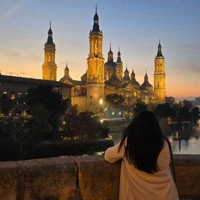 lizmn_'s profile picture. 💛