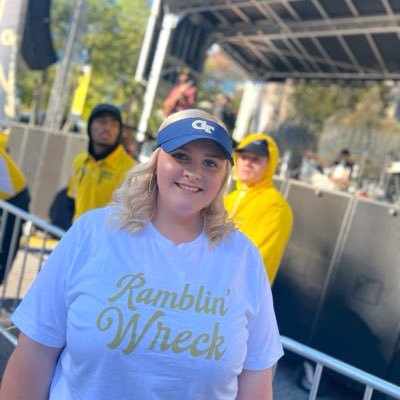 PatienceVeitch's profile picture. God 1st 🙏🏻 /// diehard GT fan 🐝/// #4the404 💯/// Georgia peach 🍑 /// Married to JLMS💕 /// Still Patience Veitch lol 😇