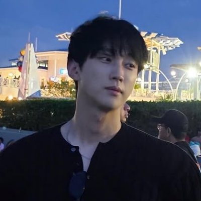 mitchelle1998's profile picture. 