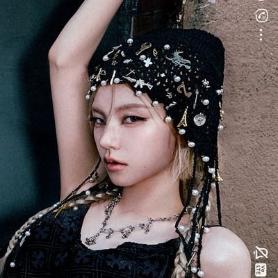 Sreyyv's profile picture. TUNNEL VISION