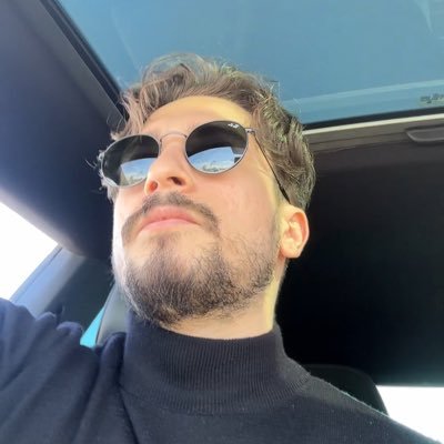 TheMioLee's profile picture. Erkek aklının nasıl çalıştığının en baş örneği ~ 🏍️ Software Engineer