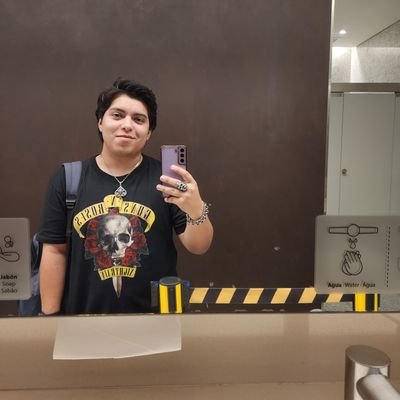 EnzoGnr_12's profile picture. 