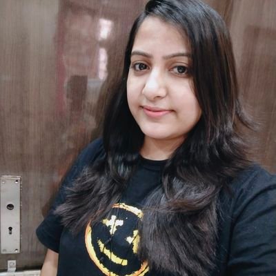 aartisingla1199's profile picture. 📍 Rajsthan 

 🎓legum baccalaureus 

🖊️ content writer 

🌙 selenophile

 🍕 foodie 

🧘 spirituality