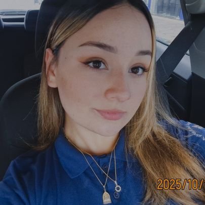 Lalalarissaland's profile picture. .