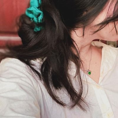 saraazizhere's profile picture. ~24