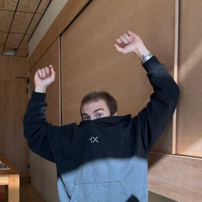 erooere's profile picture. prototypist. designer @1x_tech