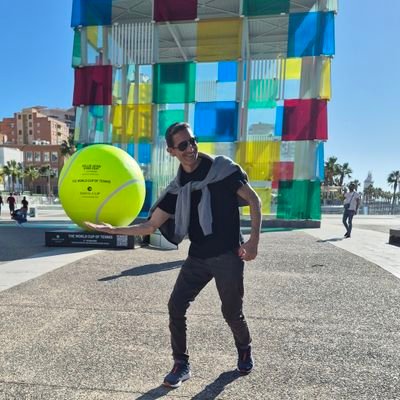 javieric's profile picture. Si buscas los códigos de los misiles egipcios, están en mis calcetines • #NoMeJodas • También trabajo.