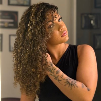 euvithoriavv's profile picture. qui me protège, ne dort pas.