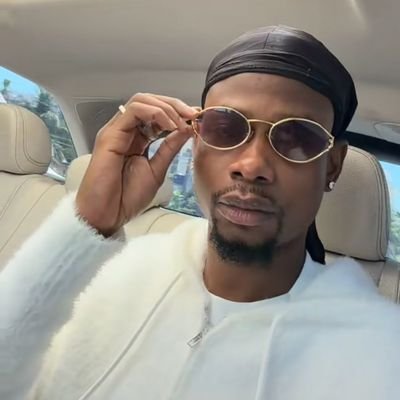 yhemolee_'s profile picture. Event. Host. Nightlife. Enthusiast. Parody. Actor. Lifestyle. Paraboi Fan