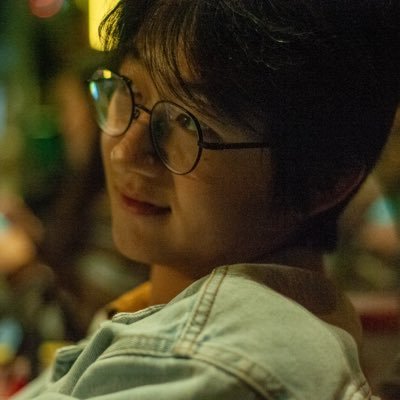 sixteeneve's profile picture. 微風搖庭樹，細雪下帘隙。