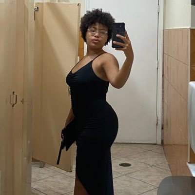 AarenNicole_'s profile picture. •🇭🇹•💻•👑•