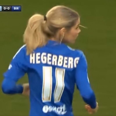 iilvlx's profile picture. نأنسُ بمن نُحب كما نأنس بضوء القمَر ، بهذه الرقّه و الحنيّه 🤍. | @Alhilal_FC