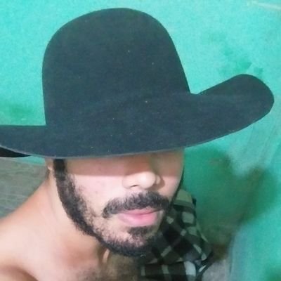 fHVLVMa's profile picture. 😵