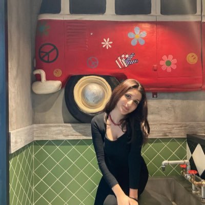 ebrarsismenn's profile picture. ceramic artist