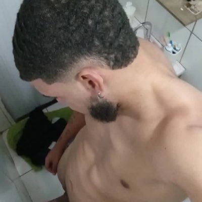 Giantfreit30613's profile picture. criador conteúdos +18 , tenho 2,00 mts , Carioca. Se gosta do que vê, clique no link que você tem muito mais. 🤫