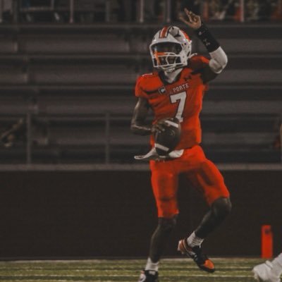 JoshuaWellsQB1's profile picture. Quarter Back | 6’0| 160lbs| 40 yd 4.5|C/O 2028| LPHS| IG:JoshuaWellsqb1| God and My family is my biggest support.