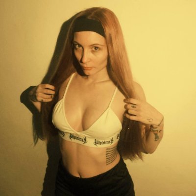 chloepvrlx's profile picture. j’poste, en mode osef, et j’reposte