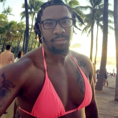 PinkMaster95's profile picture. Popping Gum & Bussy. Professional Elderphile