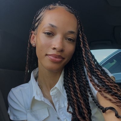 mzslimski's profile picture. ♌︎☀︎︎ ♊︎☾ ♌︎↑ | ❦ hardly social༒ | ig: https://t.co/vlZRtC9d1X