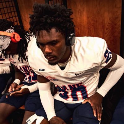 NavontayR's profile picture. @lanecollegefootball | DB 5’9 185