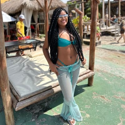 belle_santos4's profile picture. apegada ao que não me sufoca.✨🕊️