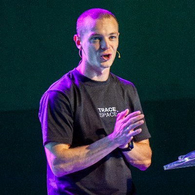 empdotlv's profile picture. 💻 Lead software engineer 
🧙 JS | Go | SQL
🏍️ Motorcycle track rider
☕️ Coffee shop co-owner
🧑‍💻 Hacking at hackathons 
⚡️ Energize by coding indie-apps