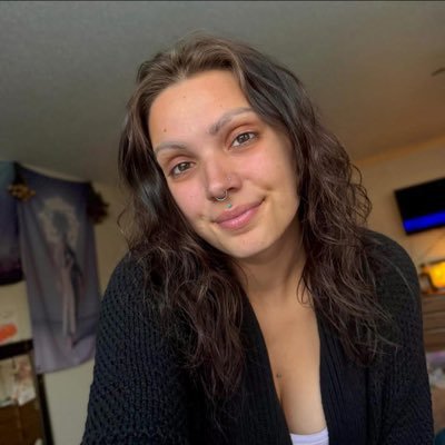 Ashllleyy3's profile picture. Old account was hacked, this is private