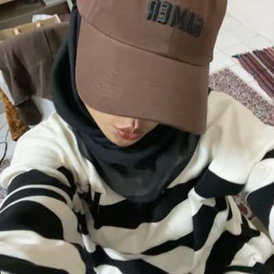 pshccyy's profile picture. ugh