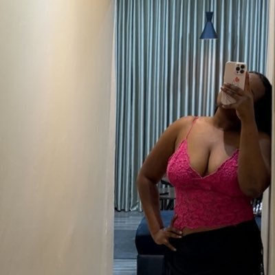 prettybroken_ht's profile picture. Living my life 🥂|| lover girl💗|| deep over thinker 💭|| R. Estate consultant || MUA💄✨|| just live life 🍾and ignore the drama 🎭 ♍️👸 👻bhadgirlkieki