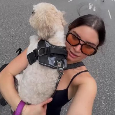 zaiyacruz1986's profile picture. Passionate about fashion and design, I create timeless style experiences. Marathon runner and dog lover.
#Fashion #Design #MarathonRunner #DogLover #Style