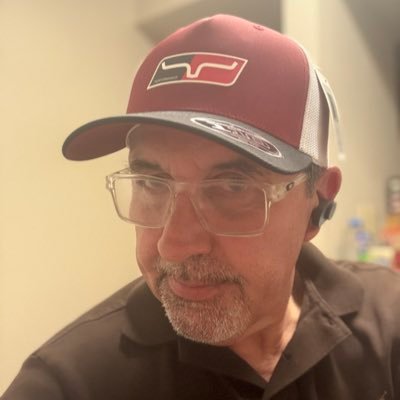 BotasReves's profile picture. Air traffic controller, Spanish, English, and Brazilian Portuguese. 🇨🇴 🇺🇸 🇧🇷