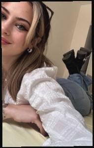 vapeafterxes's profile picture. snacking on bad decisions, flirting like a wifi-deprived goldfish, crying at a cute pothole