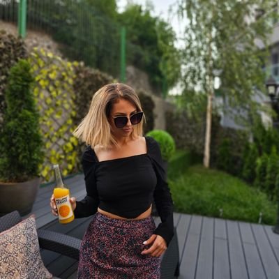 alinadeplastic's profile picture. Humanity is overrated.