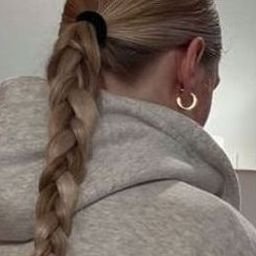 ymwoousuiq61135's profile picture. 