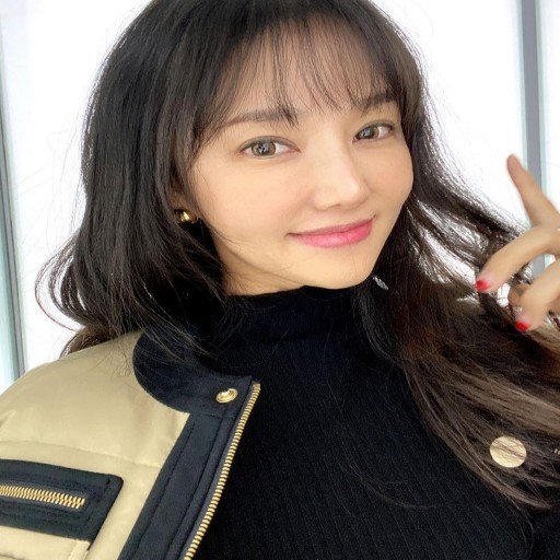 Vwervor10947's profile picture. half sunbeam, half storm