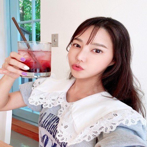 Ysloshea032's profile picture. lowercase personality