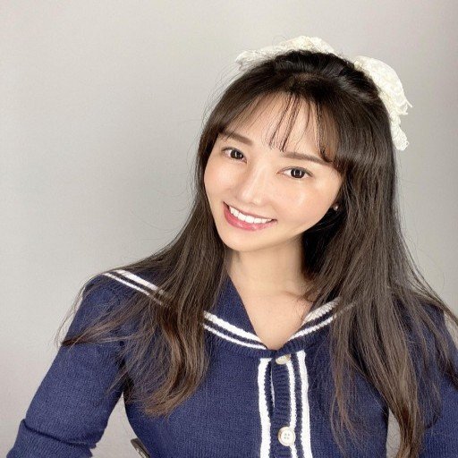 Owauqa6217076's profile picture. moonlit thoughts and messy hair 🌙