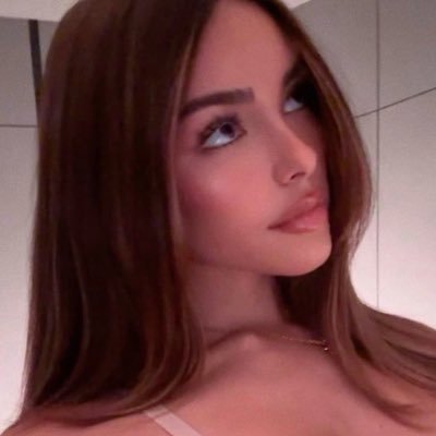 MEOAEVV's profile picture. we almost broke up again last night