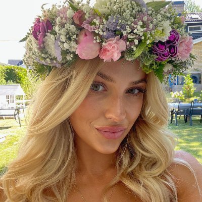 MagicJourneynnm's profile picture. Travel isn't about finding answers, it's about discovering a new you. 🛤️✨