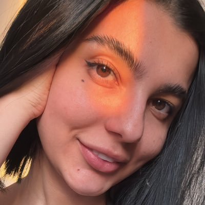 riha_mim's profile picture. she is art ✨ ناشناس ندارم شناس حرفتو بزن