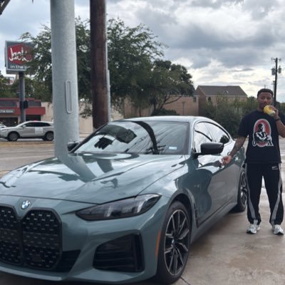 TwiterlessDave_'s profile picture. Maxed Out.