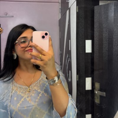 Harshita9123's profile picture. |MBBS '25| |Twenty-two| |I do stuff, I got interests|