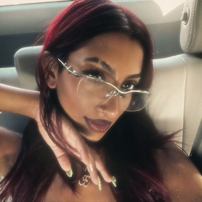@Nina__cll